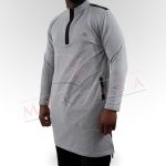 Qamis court boss gris clair & noir